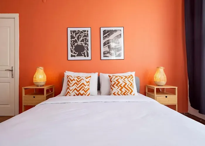 High-Ceiling 3-Bedroom Apartment