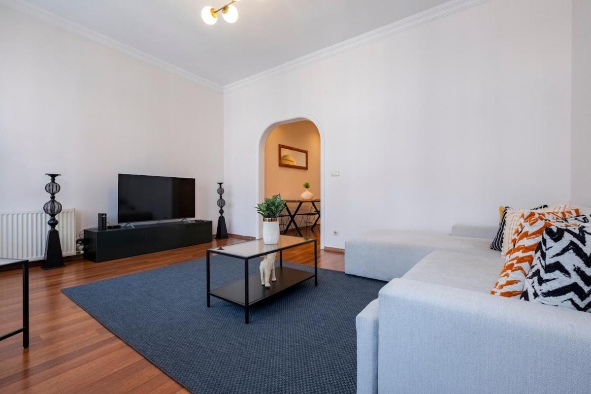 High-ceiling 3-bedroom Daire İstanbul
