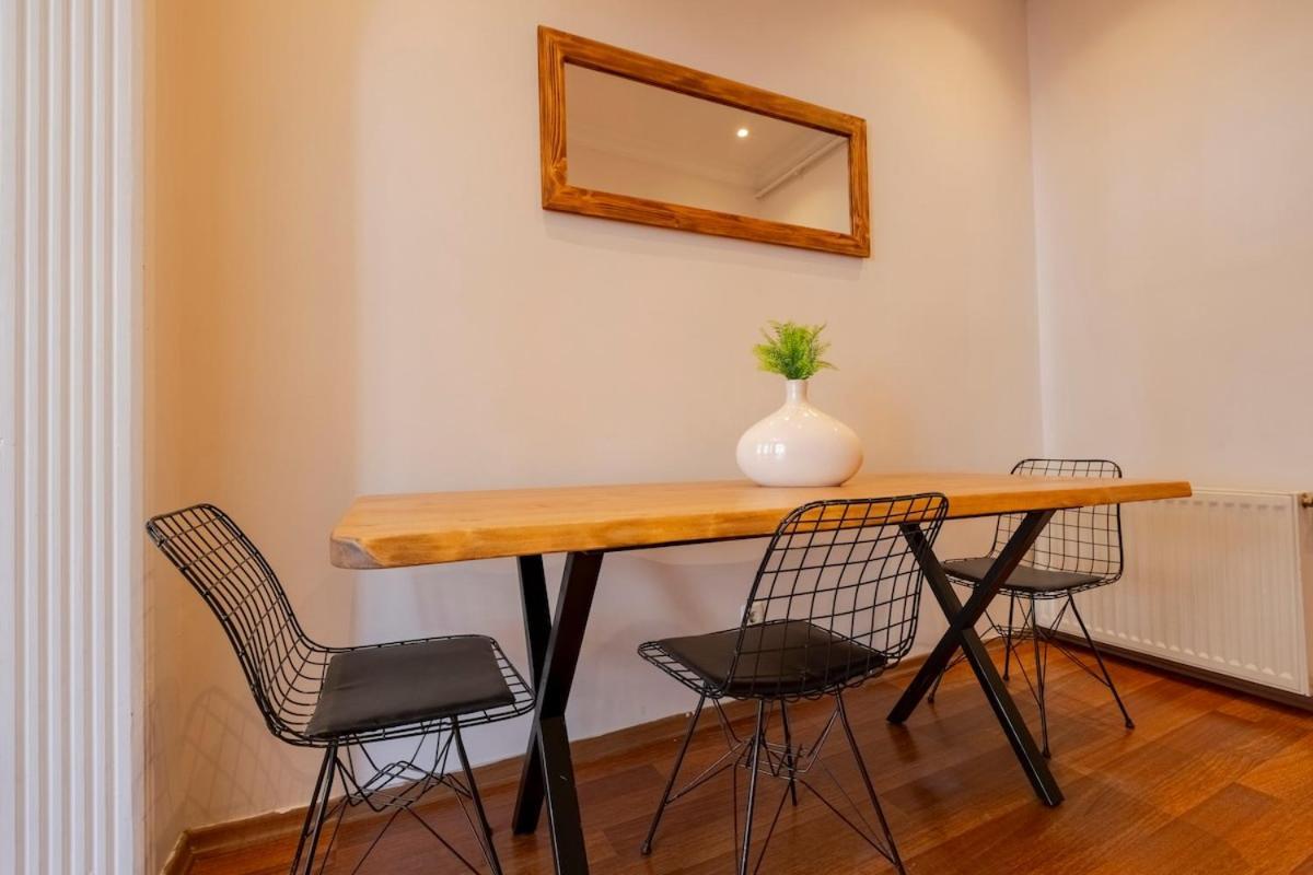 High-ceiling 3-bedroom * Istanbul