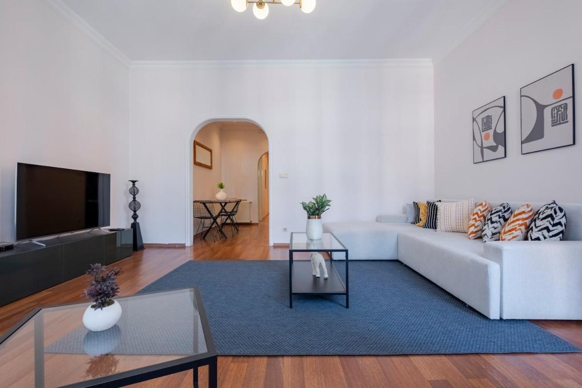 High-ceiling 3-bedroom İstanbul